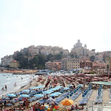 Holidayhouseimperia Appartamento *
